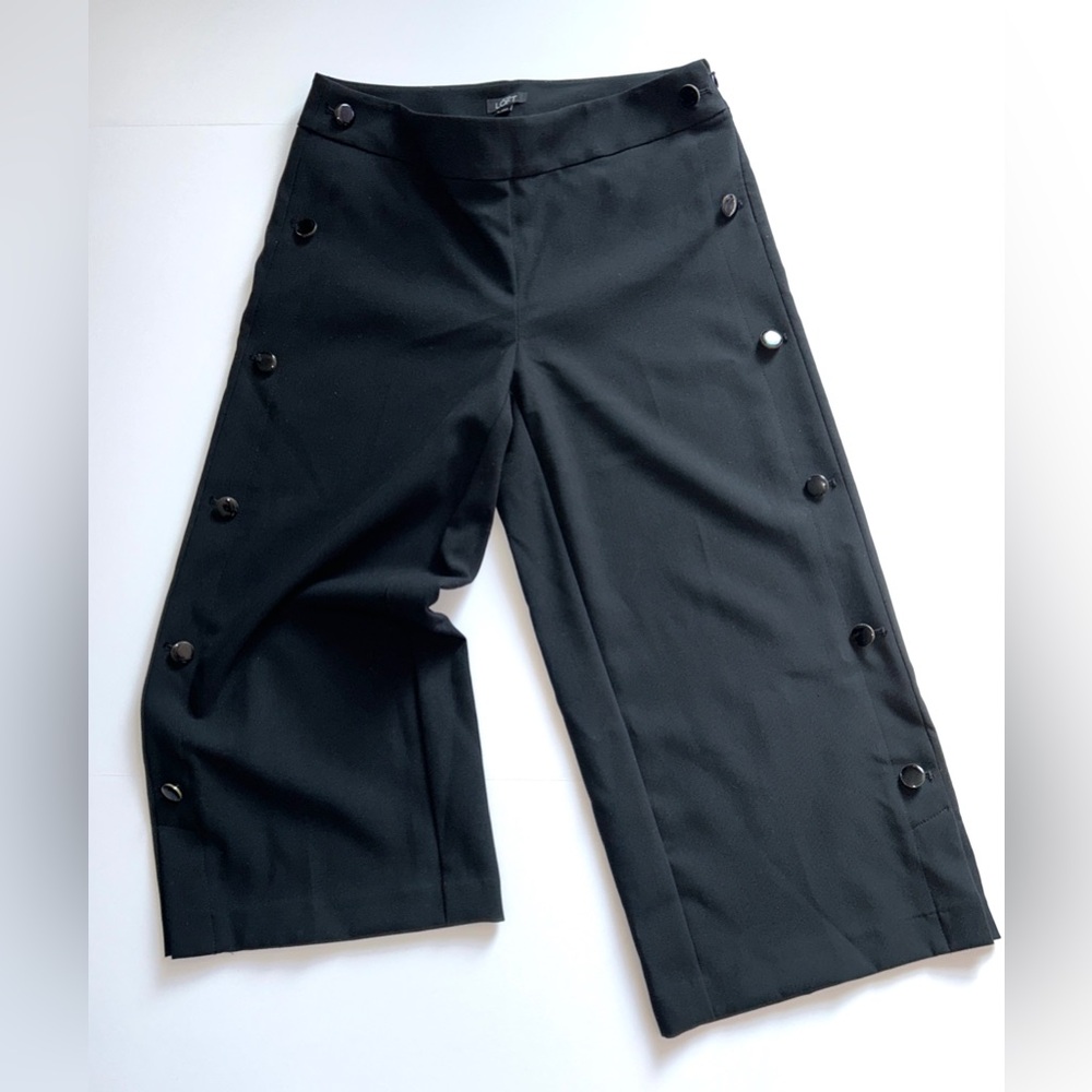 LOFT Woman’s Pants Black Wide Leg Cropped Side Buttons Size 4 - Picture 7 of 16